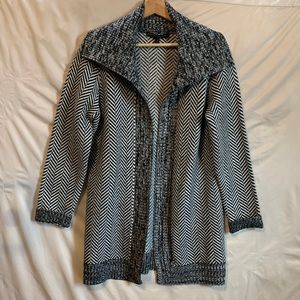 Stylish Black and White Women's Sweater